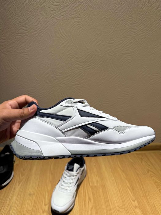 Reebok Classic бело-синие — состояние почти новые