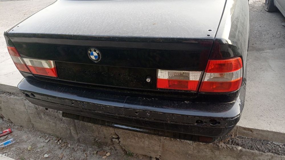 BMW e34 520 kuzov motor yo'q. korobka bor