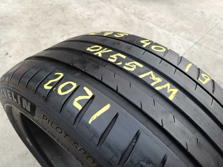 O anvelopa de vara 245 40 19 michelin pilot sport 4  dot 2021