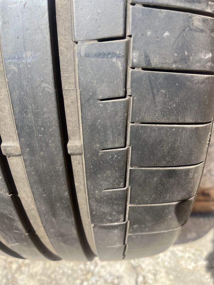 2 бр. летни гуми 255/35/21 Continental AO1 DOT 0722 4,5 mm