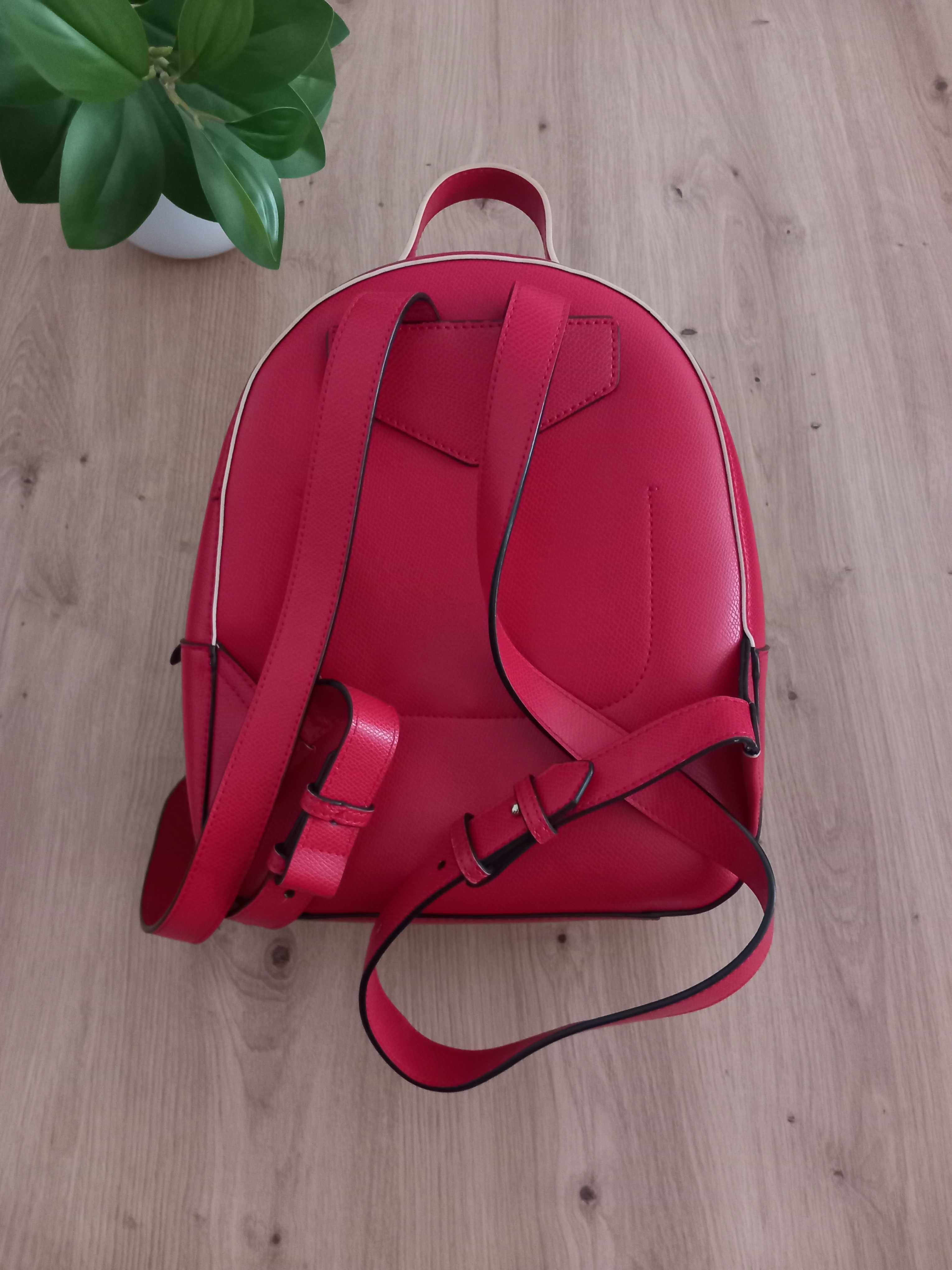 Дамска раница Armani / Emporio Armani / Естествена кожа.