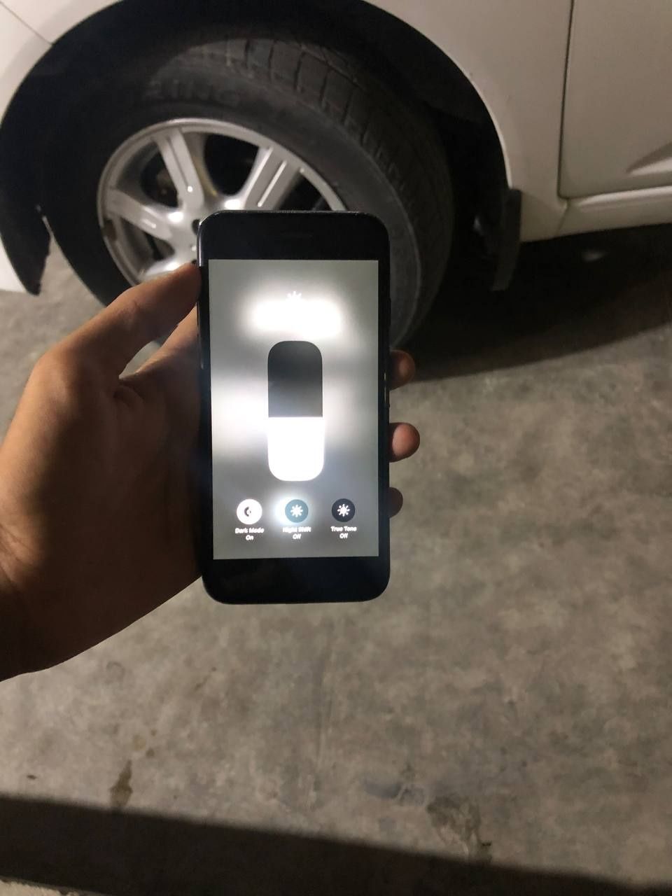 IPhone SE 2020 qora