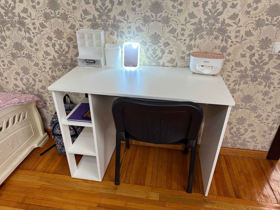 Письменный и компьютерный стол ЛДСП  ламинированный гладкий + Доставка