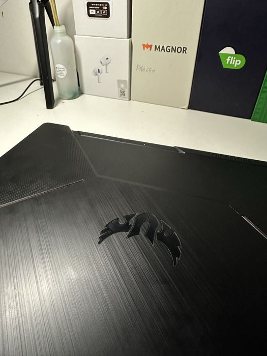 Laptop asus gaming tuf a15 problema cip bios.