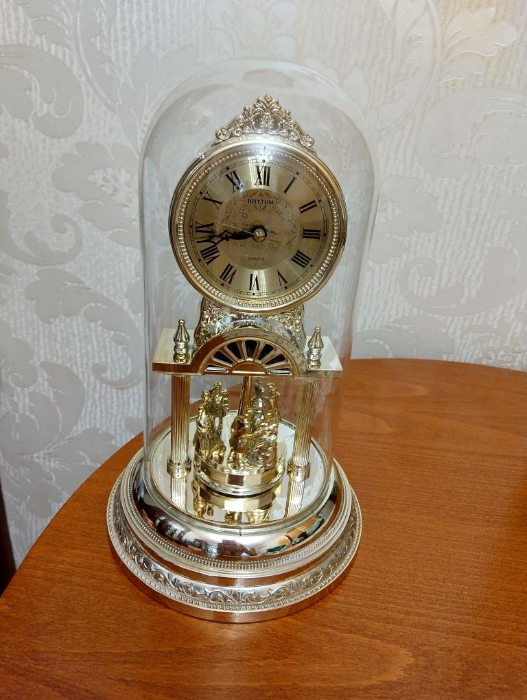 Настолен часовник