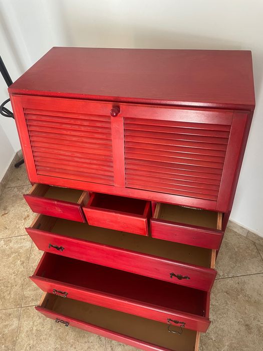 Comoda ( scrin) din lemn masiv