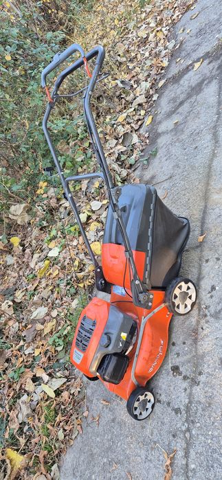 Masina tuns iarba Husqvarna