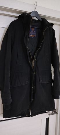 Продам куртку мужскую подростковая хорошем состояние цена за 6000тенге