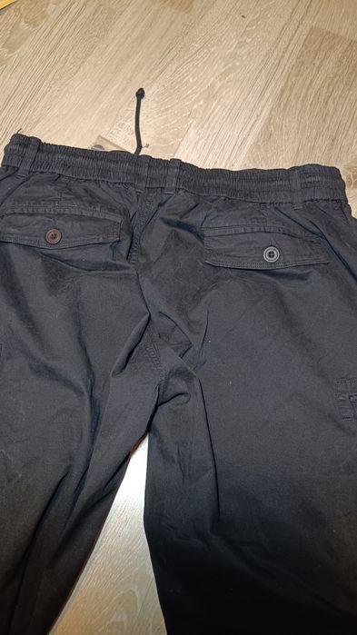 Големи черни карго панталони