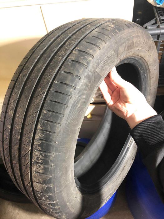 Vând 4 cauciucuri Michelin folosite doar un sezon . 205/55/16.