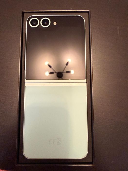 Vand Samsung Galaxy Z flip 6 256gb