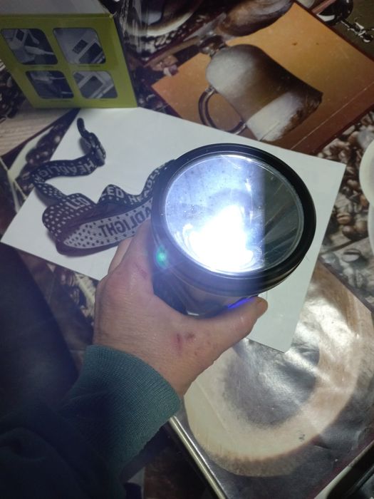 Lanterna de cap  disponibile