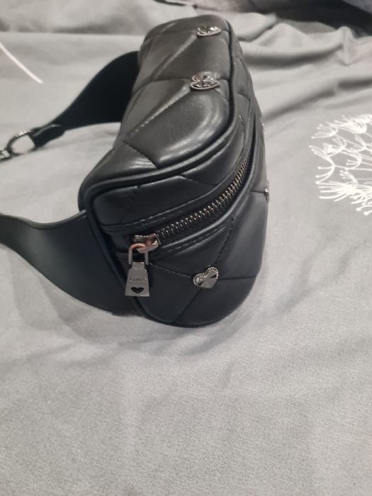 Дамска чанта LOVE MOSCHINO