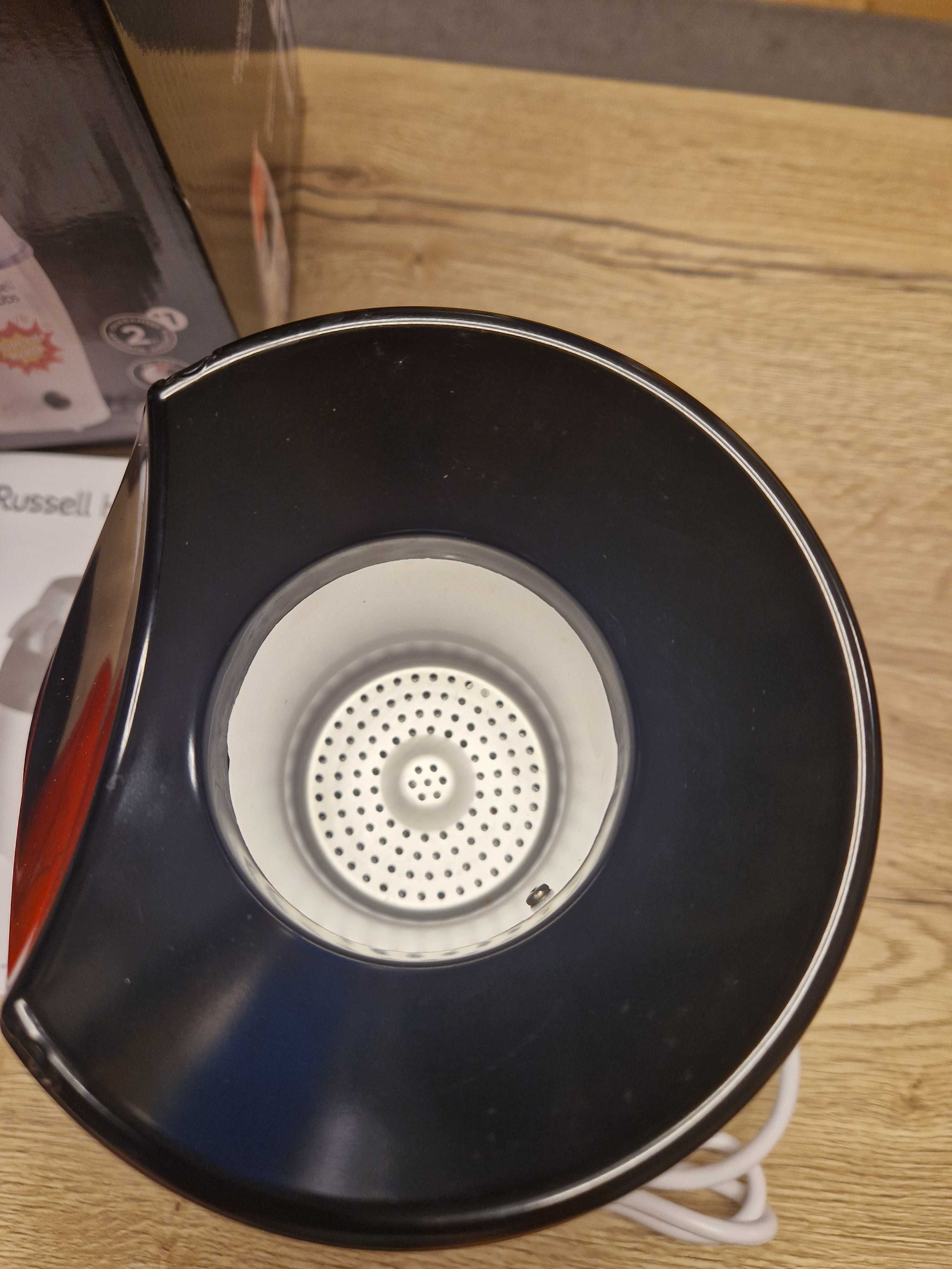Нова машина за пуканки Russell Hobbs