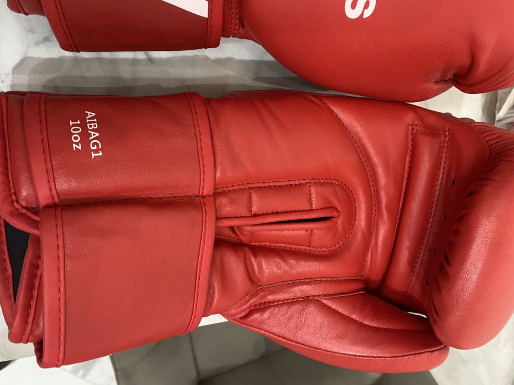 Продам перчатки боксерские