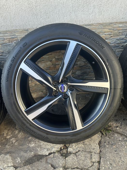 Jante Volvo R Design XC60 / S60 V60 255 45 20 Hankook Ventus Vara