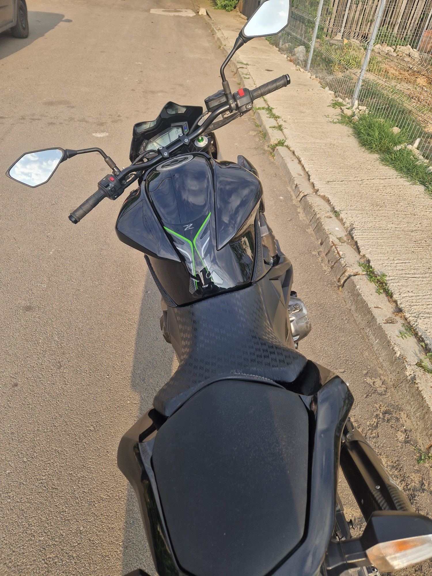 Kawasaki z800  70kw LEGAL A2