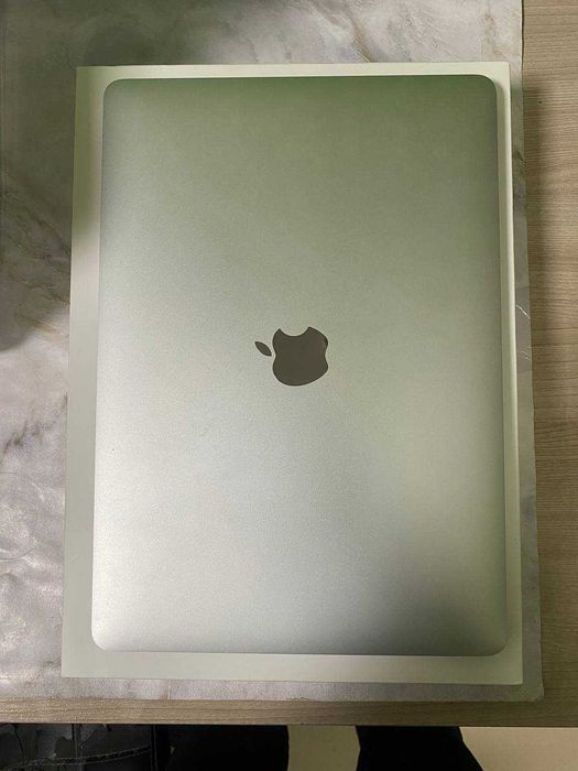 MacBook Pro 13 дюймов 2022 года : Астана, ул.Республики 9 лот775609