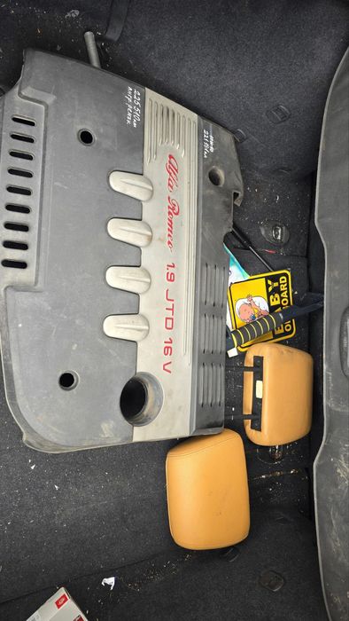 Продавам Алфа ромео 156sw цяла за части или на части