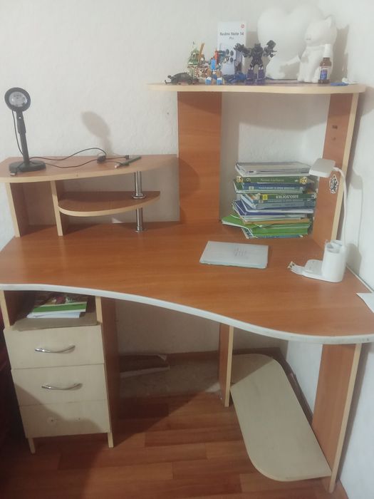 Компьютерный стол