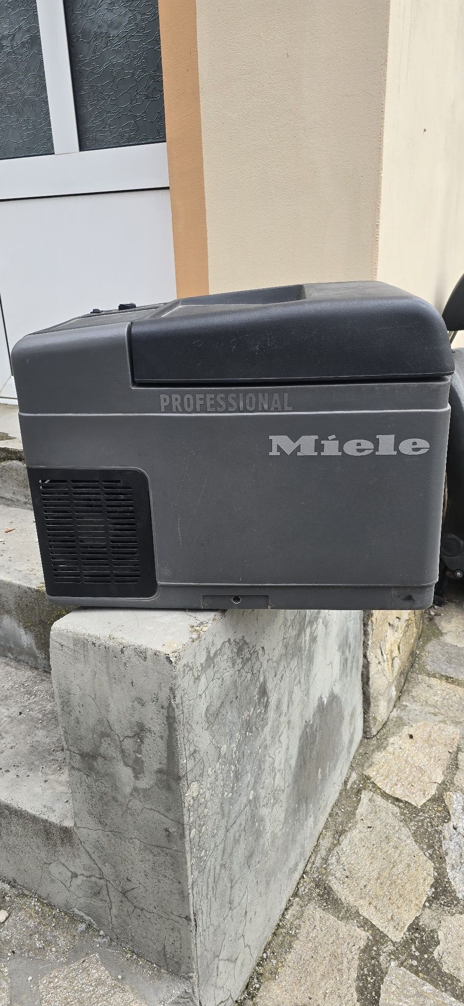 Хладилник 24V Miele