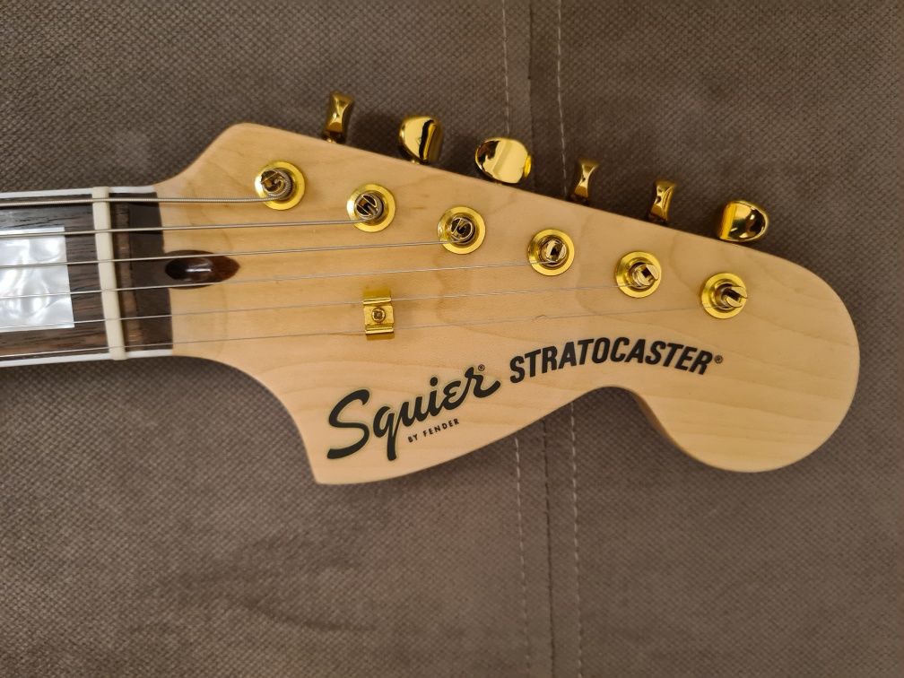 Squier Stratocaster 40th Anniversary Gold Edition