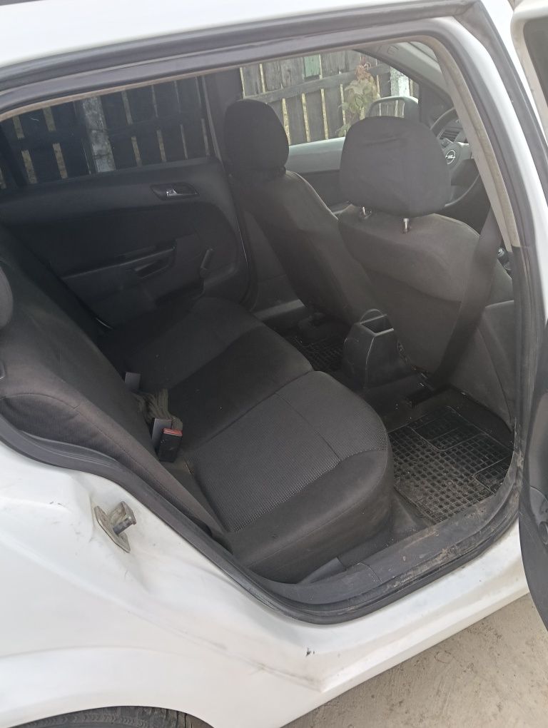 Opel Astra h 1 7 cdti