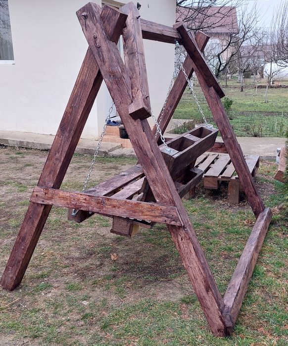 Balansoar, Banca de grădină.