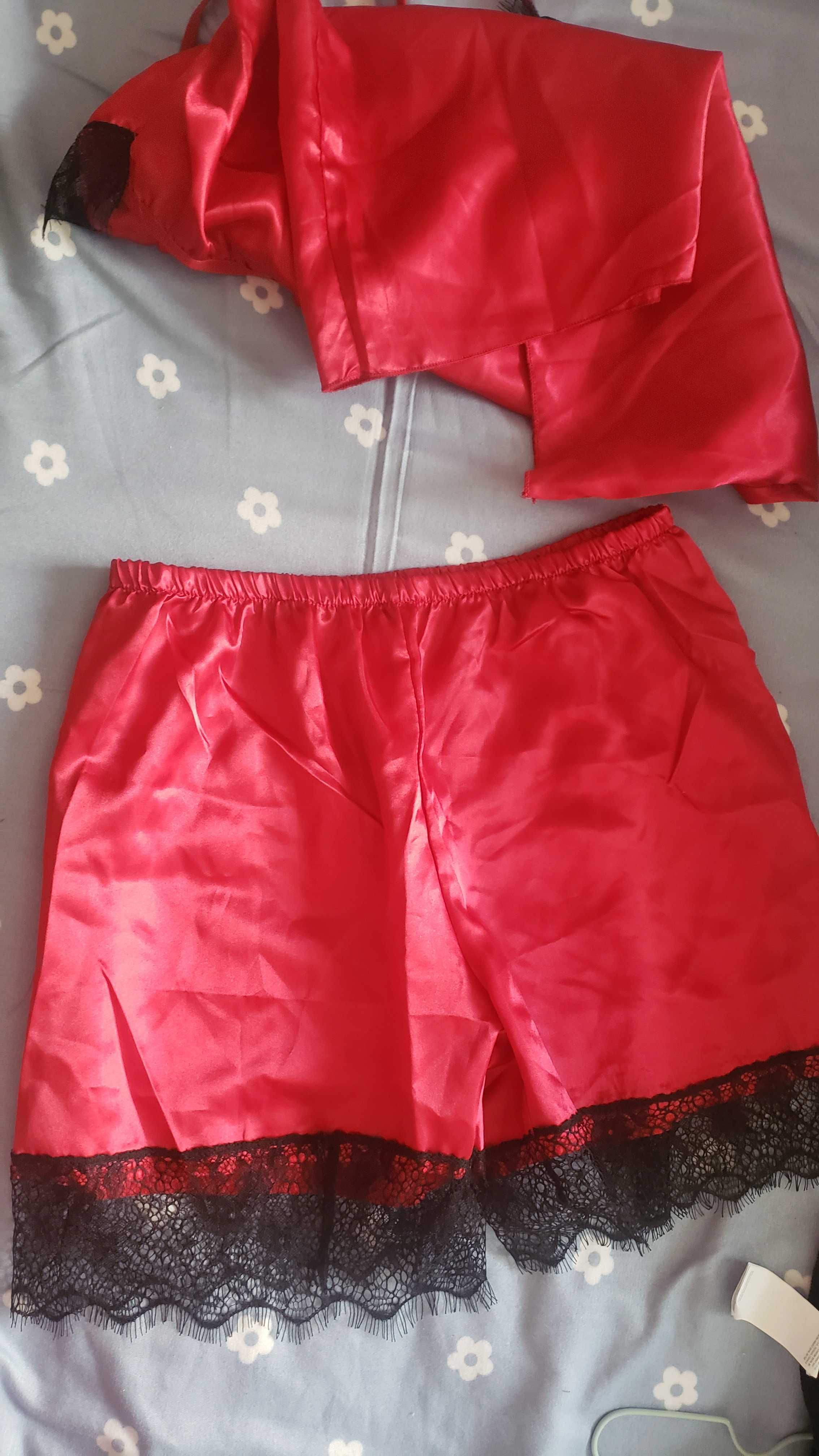 Set pantaloni si bluza