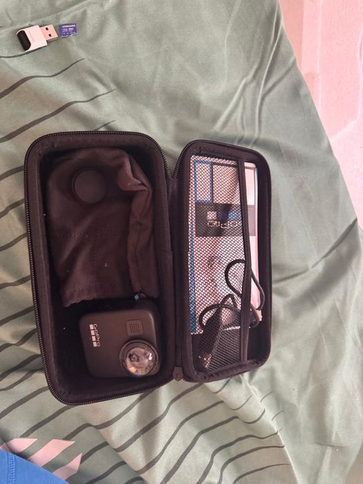 Camera Go Pro Max 360 cu card 256G si cititor incluse