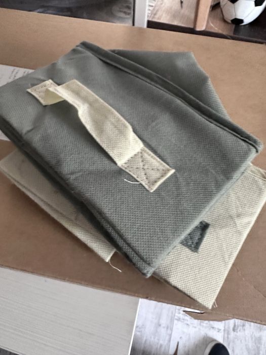 Етажерка за играчки