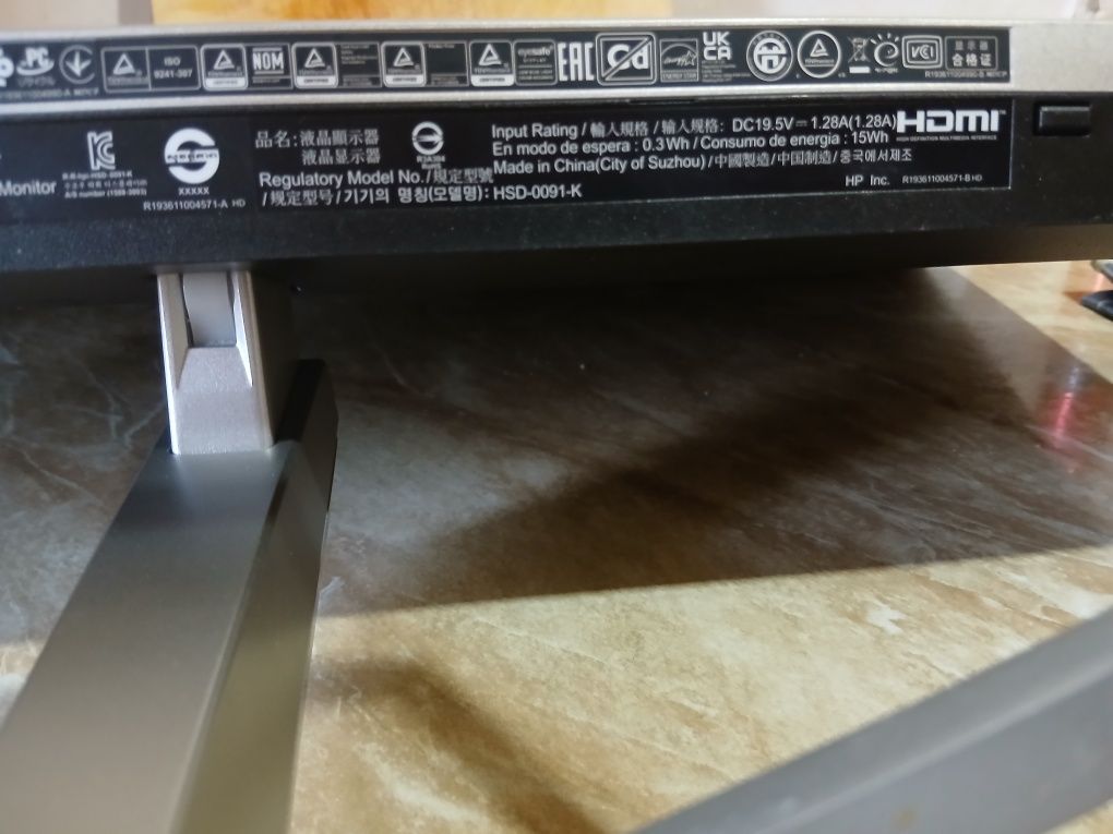 Монитор Hp m27f экран треснутий