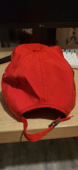 Sapca Scuderia Ferrari cu origine din echipa de F1 Ferrari