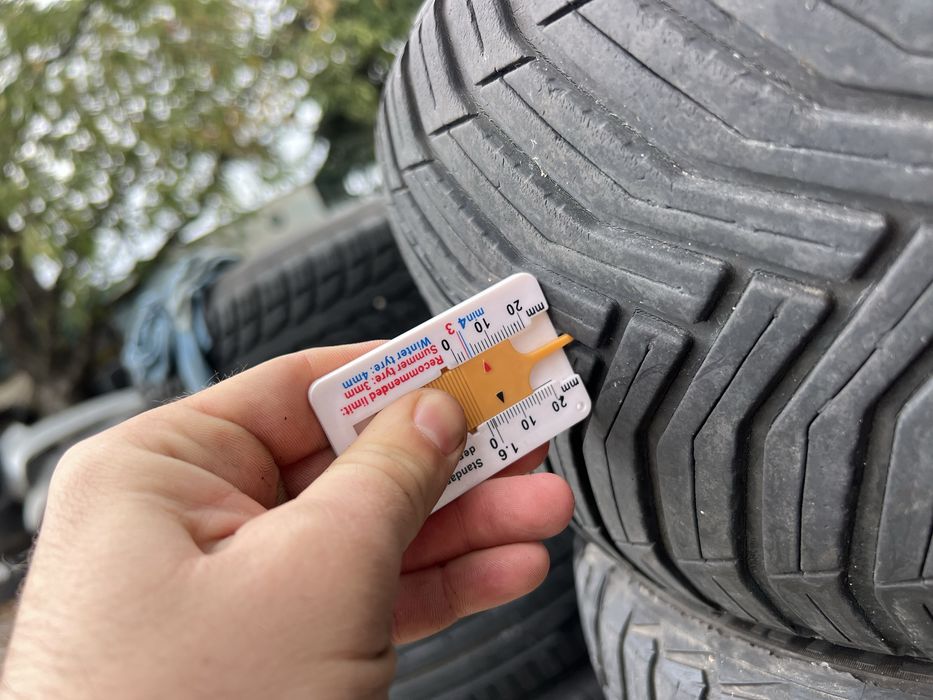 Зимни гуми 225/45/17 Michelin DOT21 с борд .
