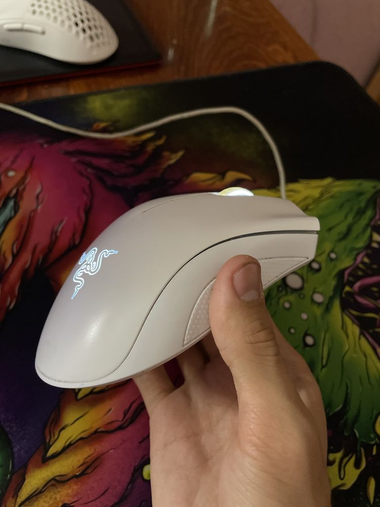 Razer Deathadder Essential (Белый) б/у продам срочно