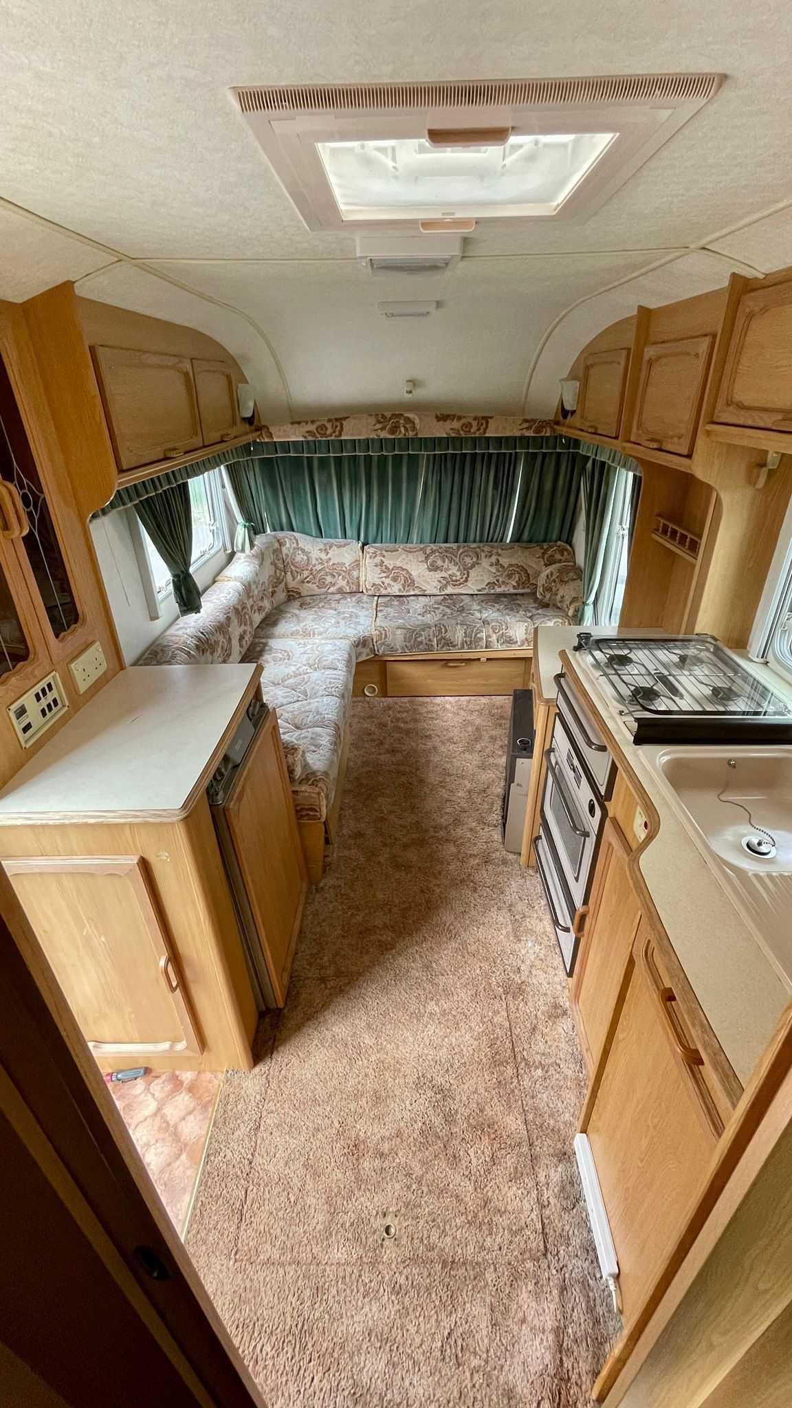 каравана Avondale Falcon 1998 двуместна