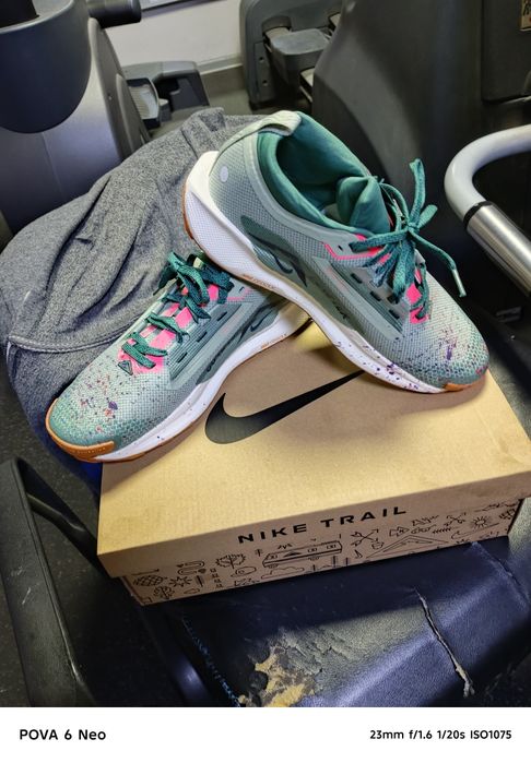 Продам кроссовки найк 40,5 с технологией гортекс,можно ходить в дождь