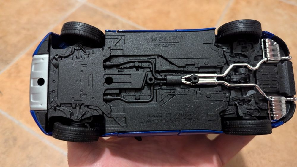 Macheta Jaguar F-Pace 1:24