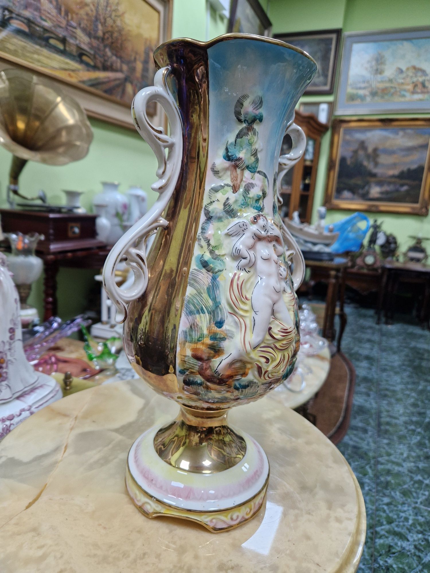 Чудесна антикварна италианска порцеланова ваза Capodimonte