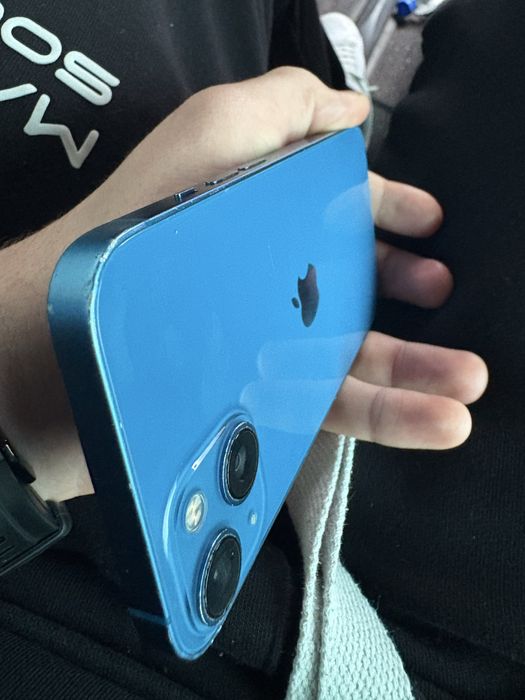 Vand iphone 13 pentru piese