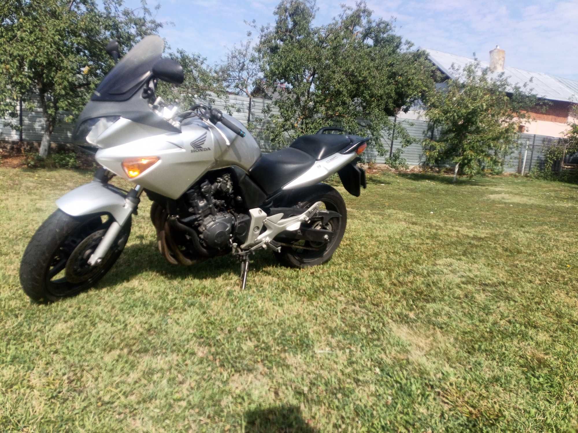 Vând honda cbf 600