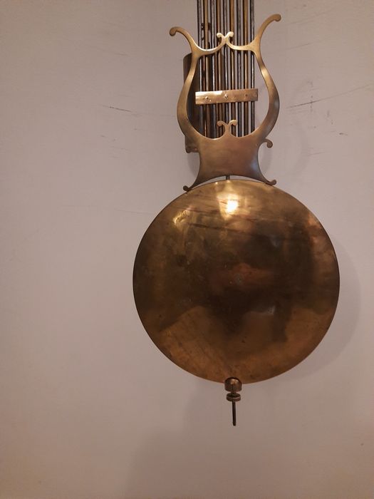 Ceas de perete cu secundar central, comtoise, roata cu pini, sec 18