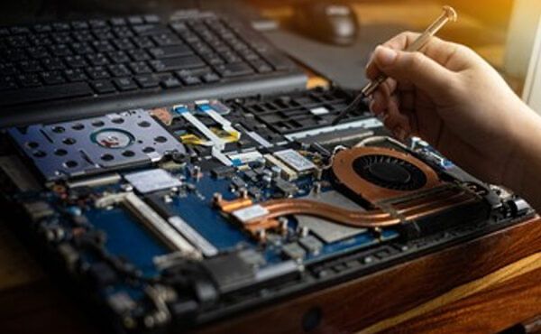 Reparatii Laptop/PC/SSD/Xbox/PS4/PS5