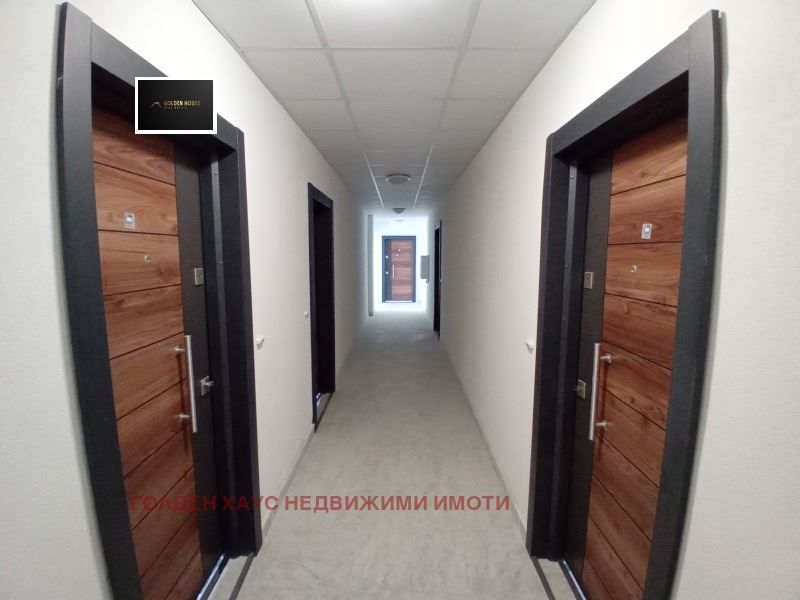 Продава се Двустаен апартамент в Перник, Изток - 64 кв.м за 770 €/кв.м - Снимка #1