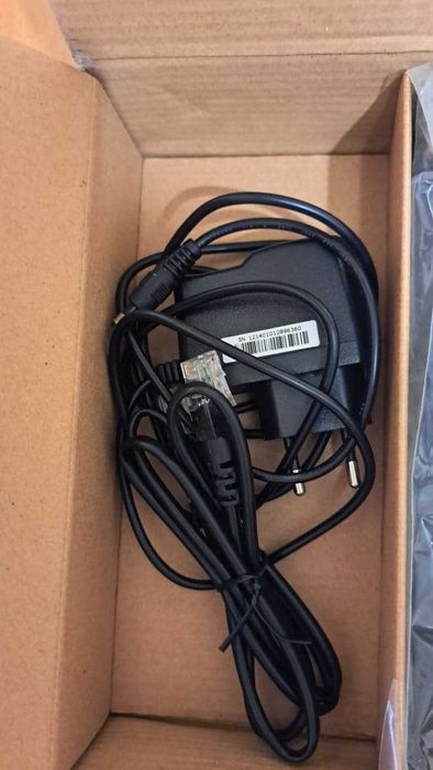 Продам роутер, почти новый, долго лежал в коробке