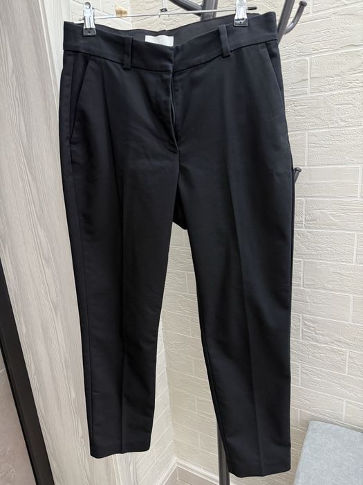 Продаются классические брюки H&M бежевые и черные EUR 38