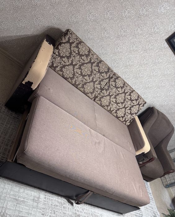 Диван с креслом б/у самовывоз