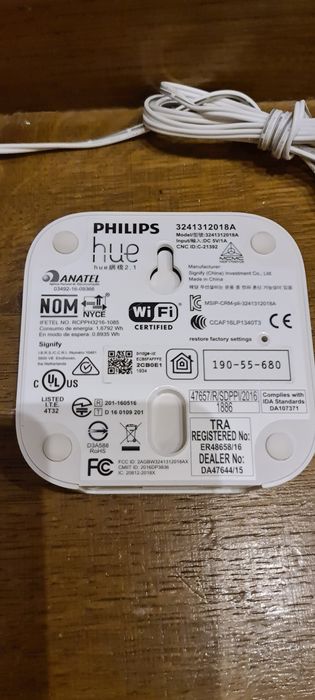 Vând kitt Philips HUE, gateway și o priza