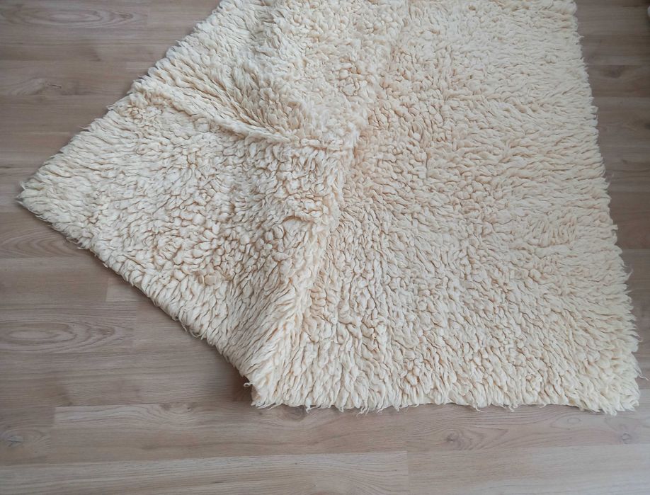 Нов вълнен китеник