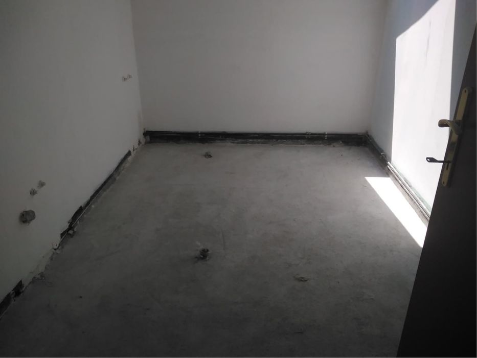 Apartament 3 camere 100 m2 centru Gaesti